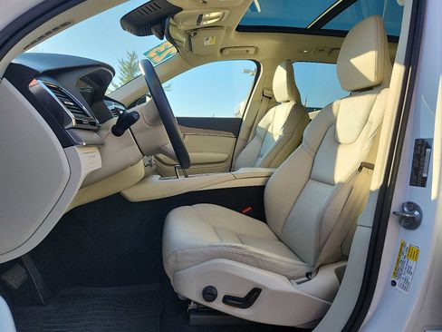 Certified 2023 Volvo XC90 T8 Plus w/ Protection Package Premier image 13