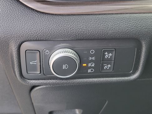 Used 2020 Ford Explorer Limited image 27