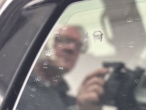 Used 2021 Chevrolet Suburban Premier image 6