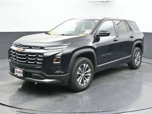 Used 2025 Chevrolet Equinox LT AWD/4WD image 6