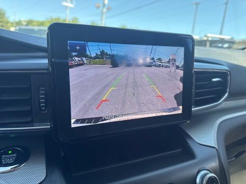 Used 2020 Ford Explorer XLT w/ Equipment Group 202A RWD image 16