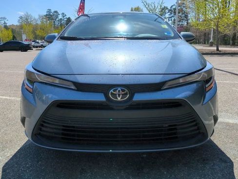 Used 2025 Toyota Corolla LE FWD image 9