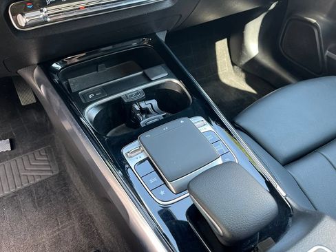 Used 2020 Mercedes-Benz GLB 250 4MATIC image 36