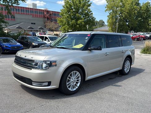Used 2018 Ford Flex SEL w/ Equipment Group 202A AWD/4WD image 7
