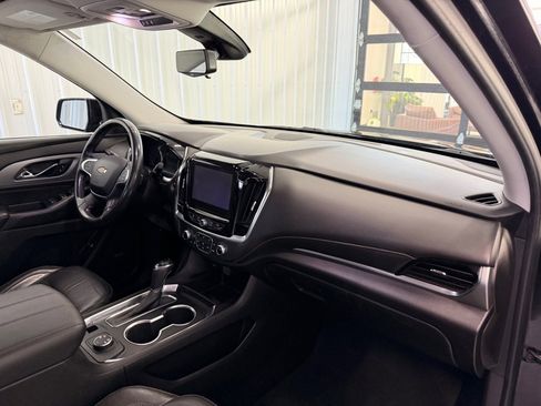 Used 2019 Chevrolet Traverse RS image 18