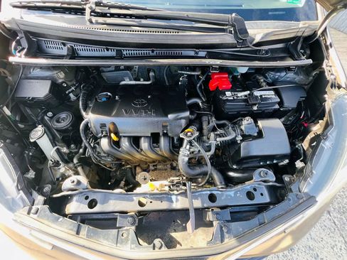 Used 2015 Toyota Yaris L image 29