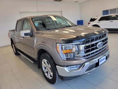 Used 2021 Ford F150 Lariat w/ Max Trailer Tow Package image 4