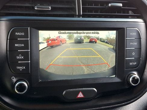 Used 2021 Kia Soul LX FWD image 18