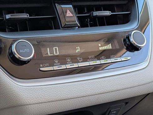 Used 2025 Toyota Corolla LE FWD image 14