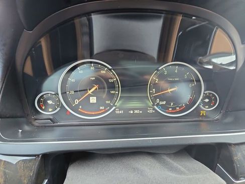 Used 2015 BMW 750Li xDrive image 19