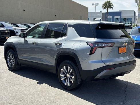 Used 2025 Chevrolet Equinox LT FWD image 5