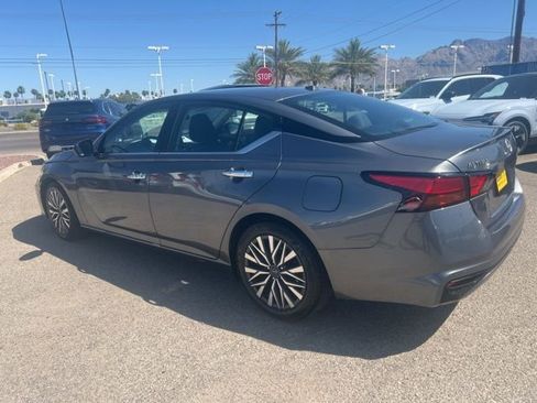 Used 2024 Nissan Altima 2.5 SV FWD image 6