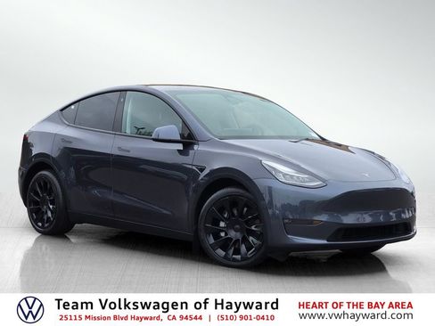 Used 2021 Tesla Model Y Long Range AWD/4WD image 1
