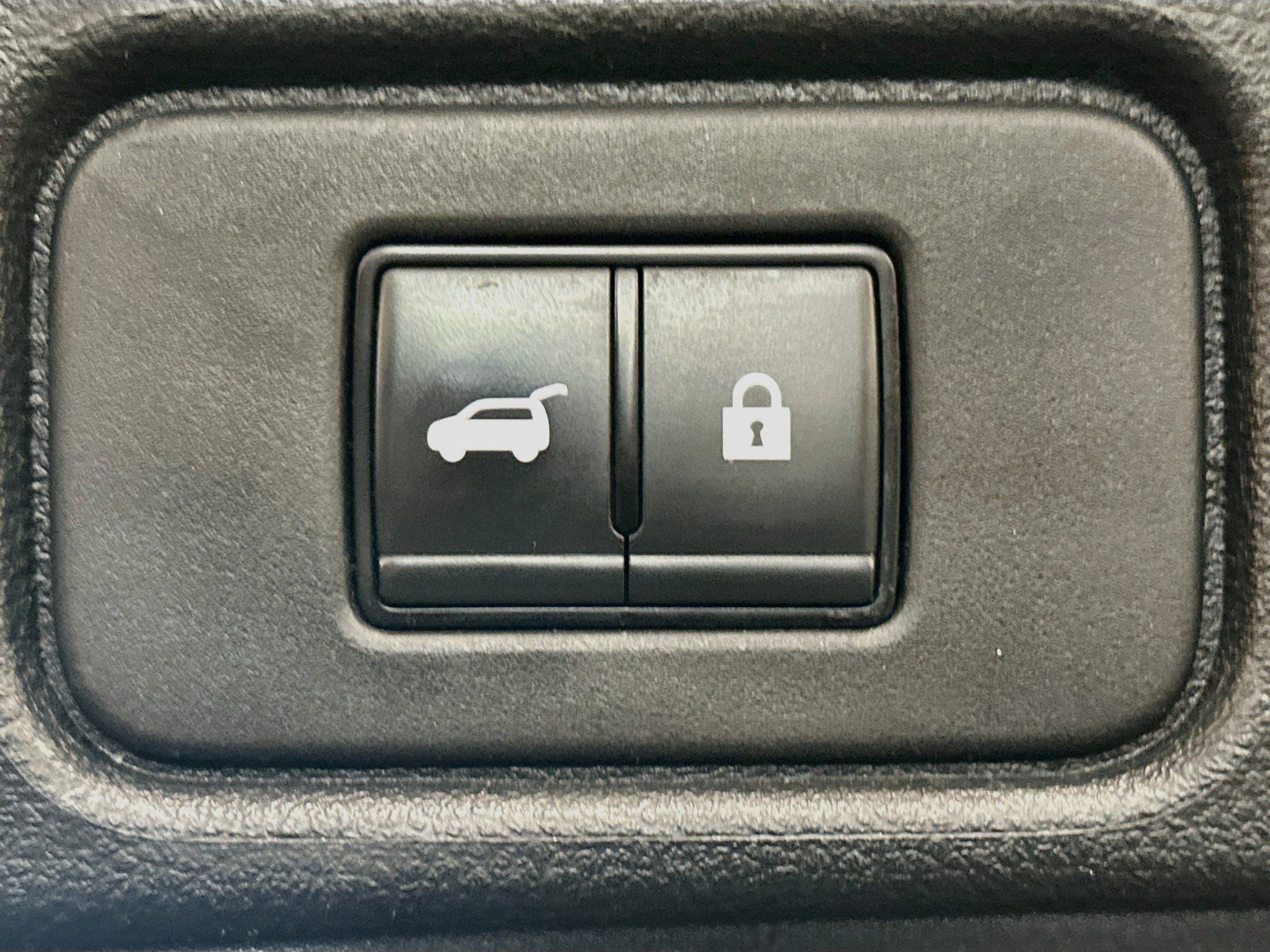 Used 2023 Nissan Pathfinder SL AWD/4WD image 32