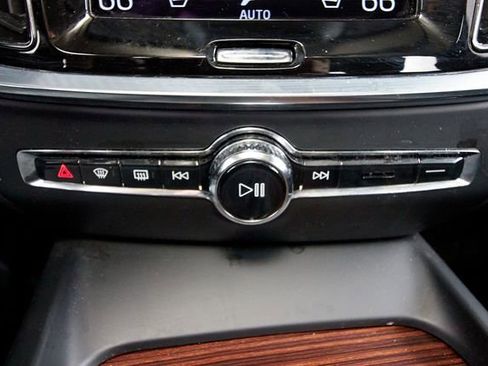 Used 2021 Volvo S60 T6 Momentum w/ Protection Package Premier image 13