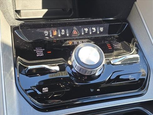 New 2025 Jeep Wagoneer Series II image 13