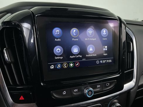 Used 2021 Chevrolet Traverse LT image 15