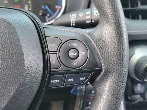 Used 2024 Toyota RAV4 LE AWD/4WD image 8