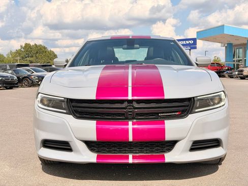 Used 2022 Dodge Charger SXT w/ Leather Interior Group RWD image 5