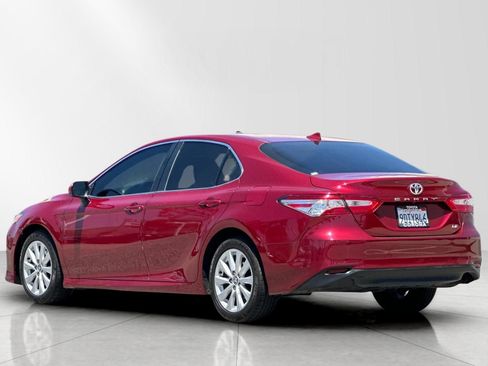 Used 2020 Toyota Camry LE FWD image 5