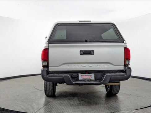 Used 2019 Toyota Tacoma SR image 7
