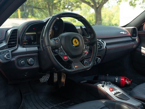 Used 2012 Ferrari 458 Italia Coupe RWD image 25