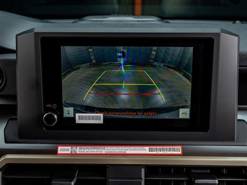 Used 2025 Toyota Tacoma TRD Off-Road image 25