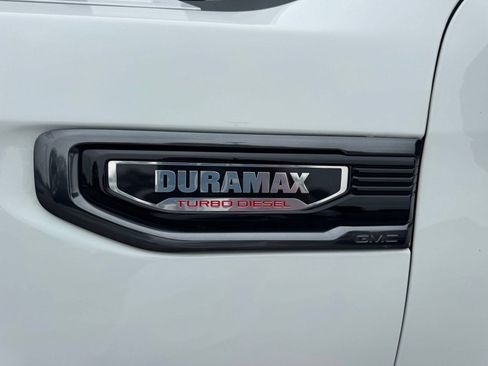 Certified 2023 GMC Sierra 1500 AT4 w/ Technology Package AWD/4WD image 15