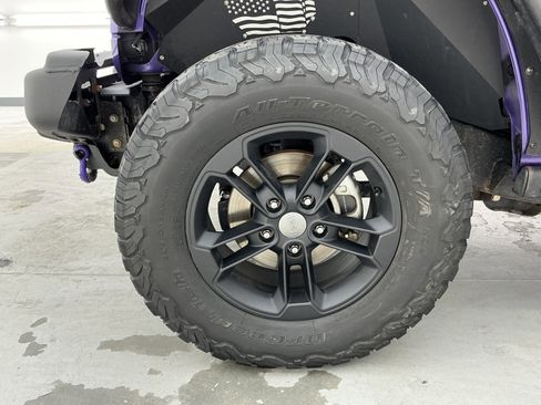 Used 2017 Jeep Wrangler Unlimited Sahara image 17