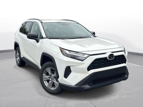 Certified 2025 Toyota RAV4 LE AWD/4WD image 4