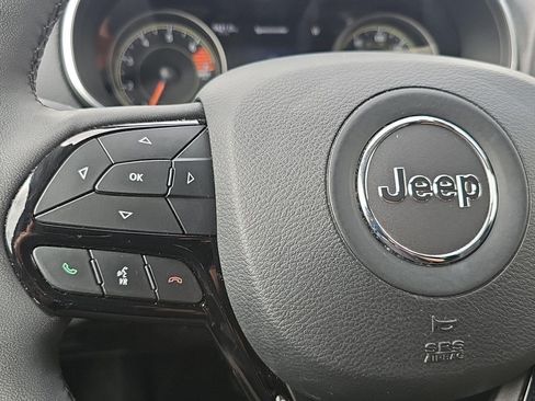 Used 2023 Jeep Cherokee Altitude Lux AWD/4WD image 19