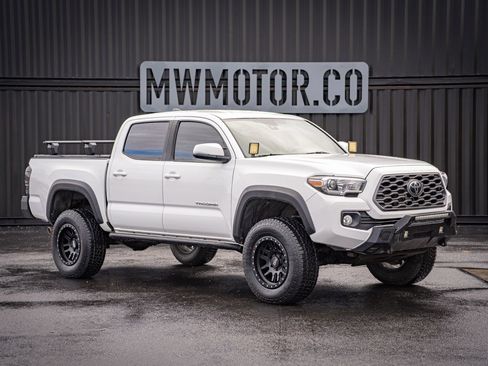 Used 2020 Toyota Tacoma TRD Off-Road image 1