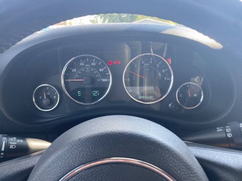 Used 2018 Jeep Wrangler Sport AWD/4WD image 18