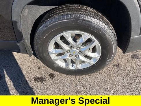 Used 2022 Chevrolet Traverse LS image 45