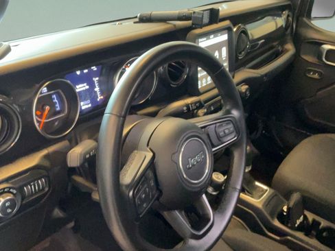 Used 2022 Jeep Gladiator Sport AWD/4WD image 22