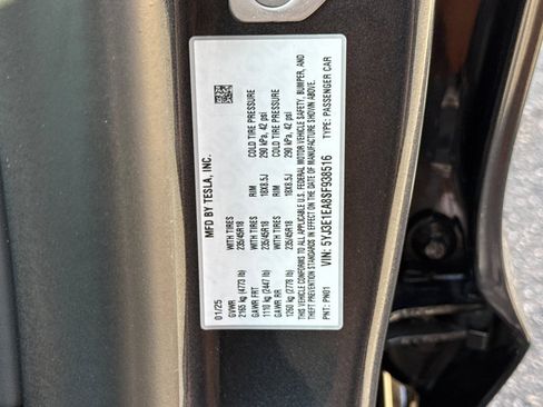Used 2025 Tesla Model 3 Long Range RWD image 29