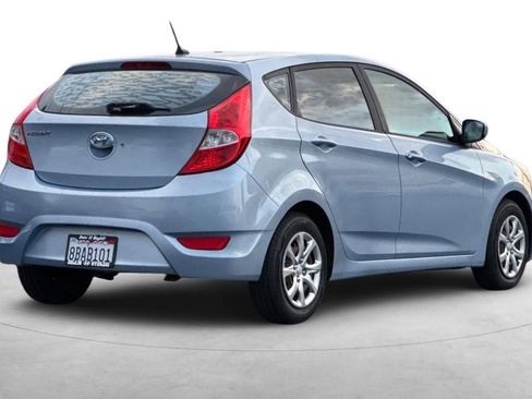 Used 2012 Hyundai Accent GS image 6