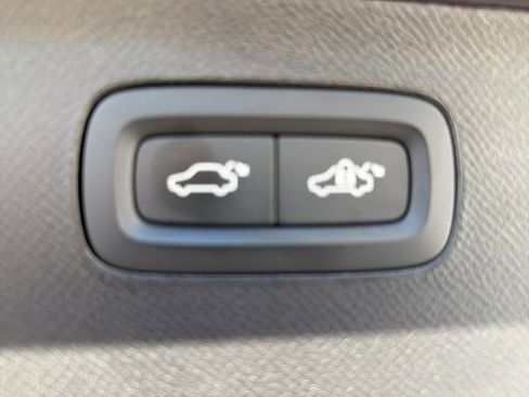 Used 2025 Volvo XC90 T8 Plus w/ Protection Package Premier image 11