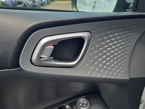 Certified 2021 Kia Soul LX FWD image 18