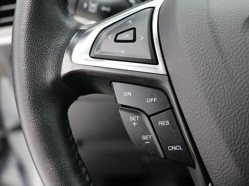 Used 2024 Ford Edge SEL image 19