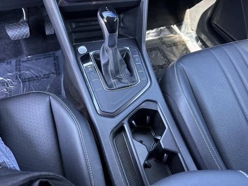 Used 2023 Volkswagen Tiguan SE image 30