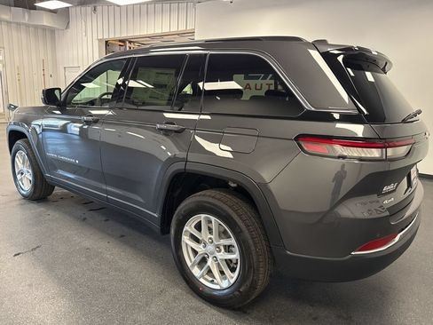 New 2026 Jeep Grand Cherokee Laredo AWD/4WD image 6
