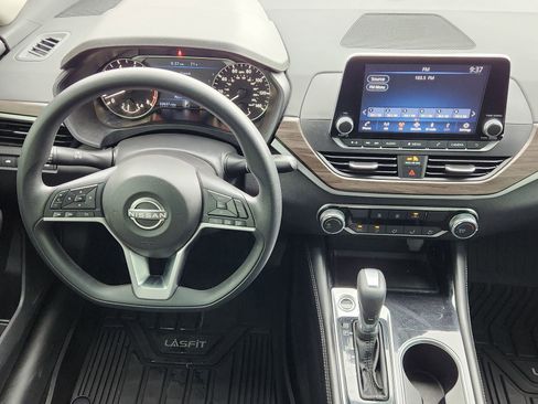 Used 2023 Nissan Altima 2.5 SV image 31