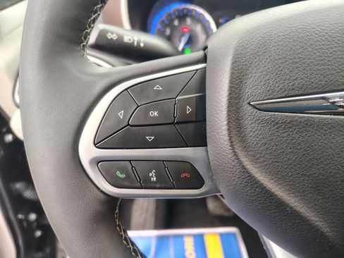 Used 2024 Chrysler Voyager LX FWD image 42