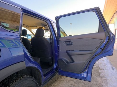 Used 2023 Nissan Rogue S image 20