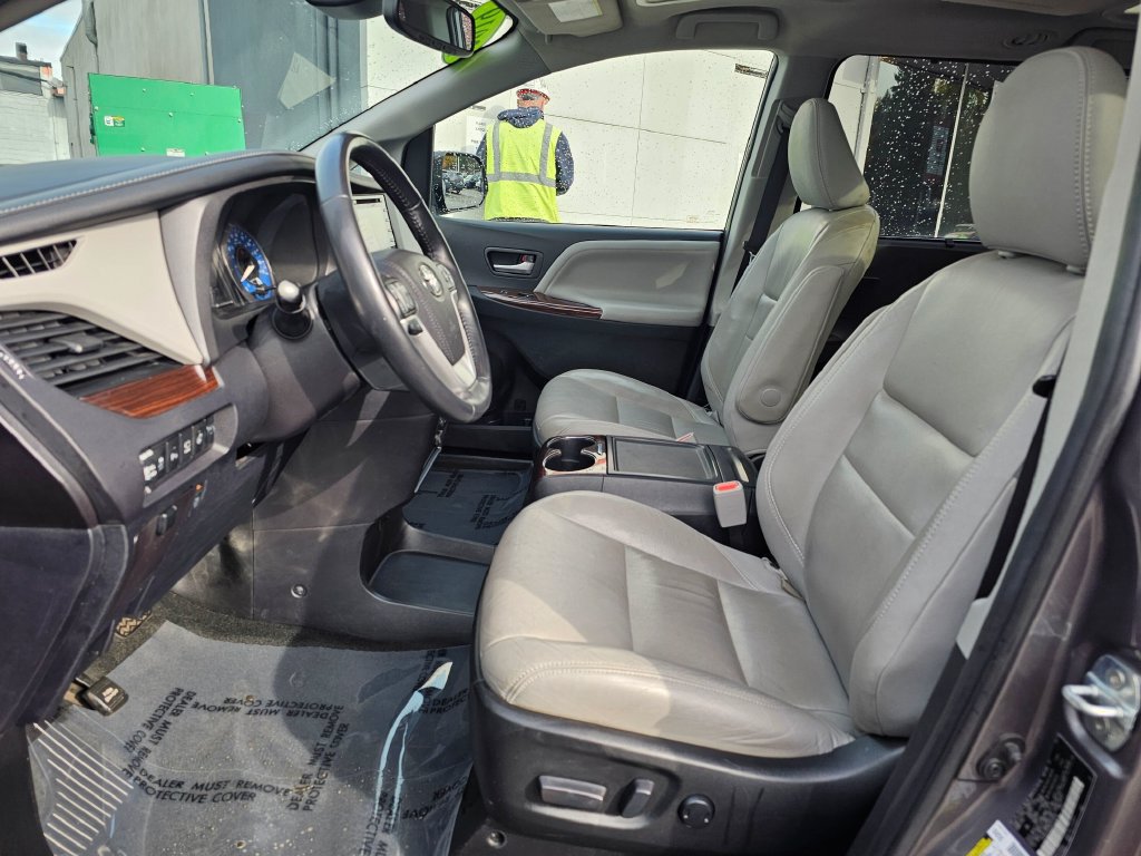 Used 2019 Toyota Sienna Limited Premium AWD/4WD image 19