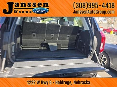 Used 2025 Ford Expedition Active AWD/4WD image 7