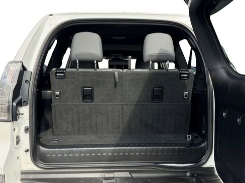 Used 2021 Lexus GX 460 Premium w/ Premium Package image 10