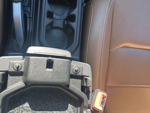 Used 2020 Jeep Wrangler Unlimited Sahara AWD/4WD image 22