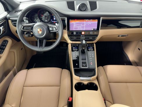 Certified 2026 Porsche Macan AWD/4WD image 27